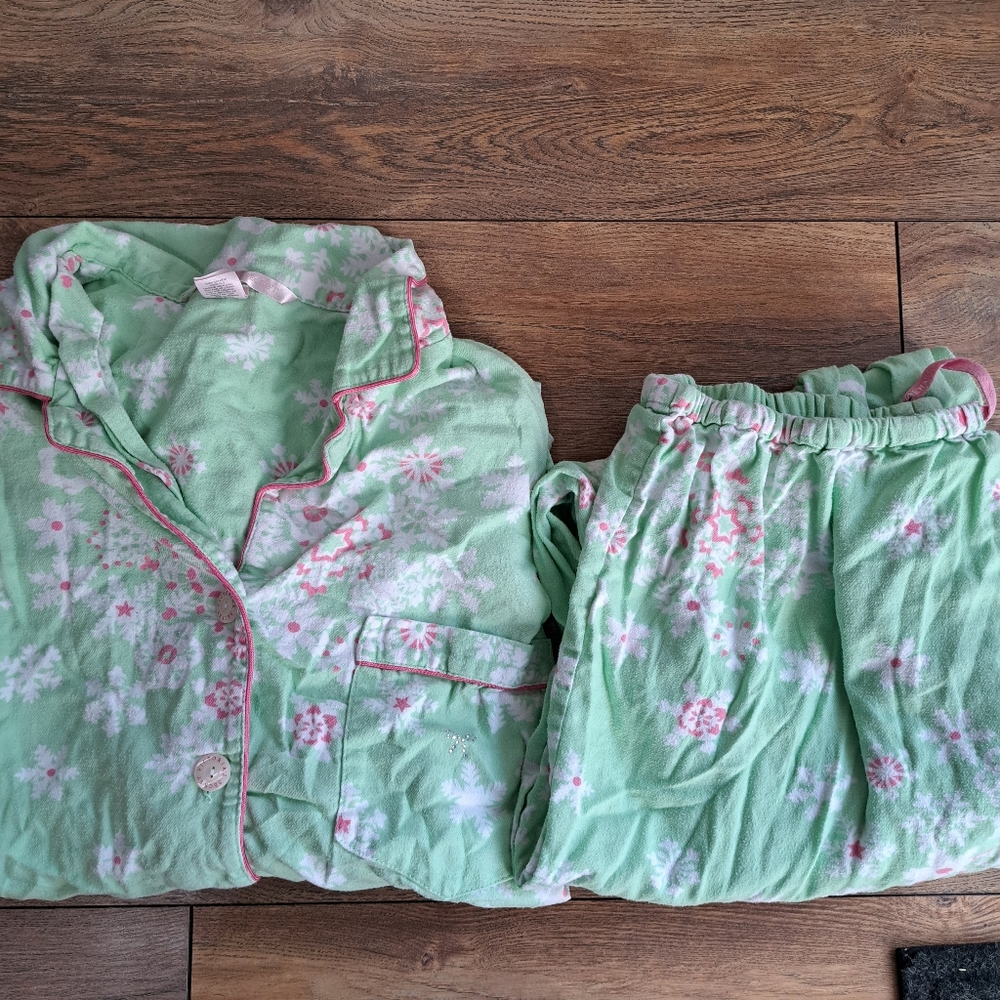 Womens floral flannel pajama set